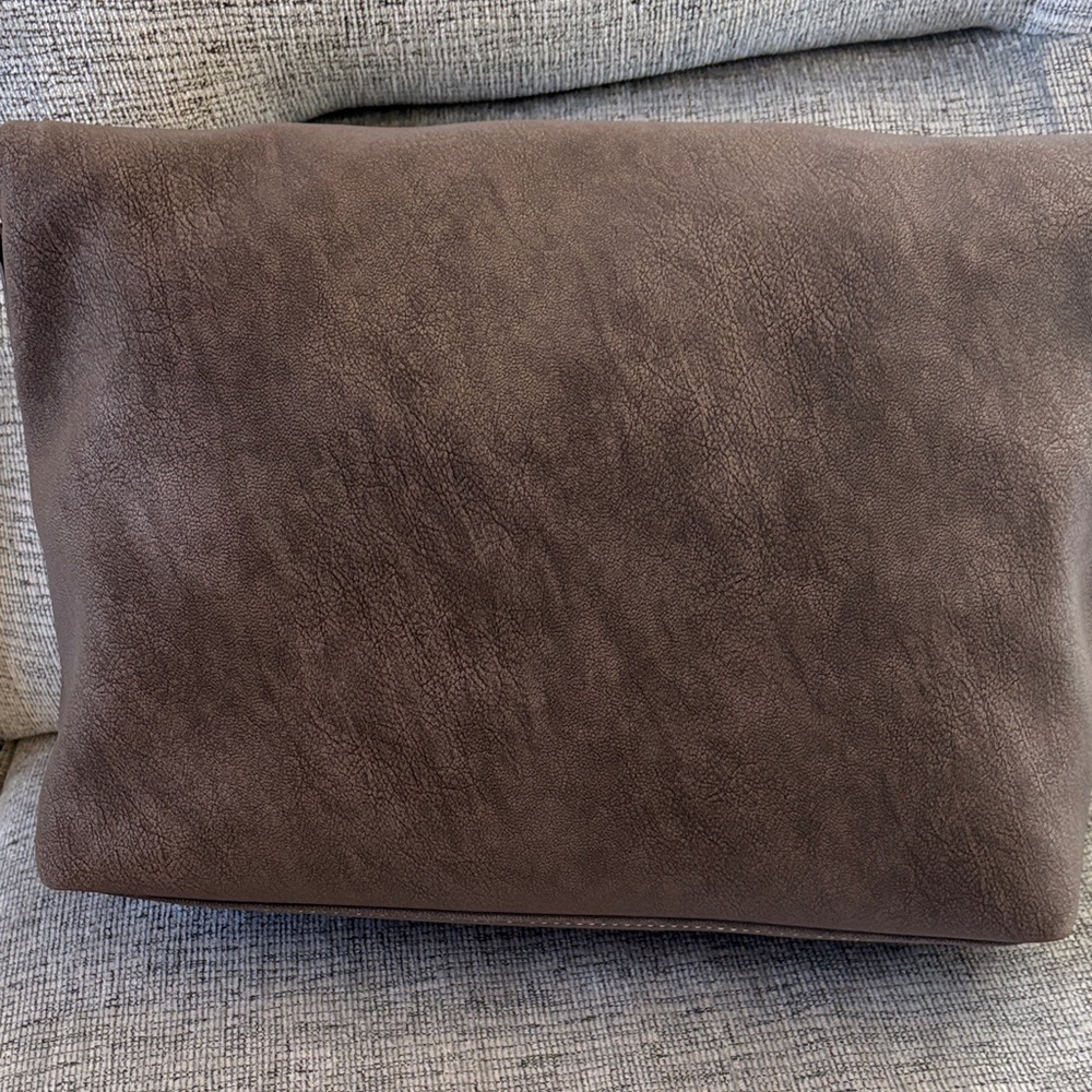 Brown Envelope Flap Women's Shoulder Bag with Gold Hardware - Picture 5 of 6